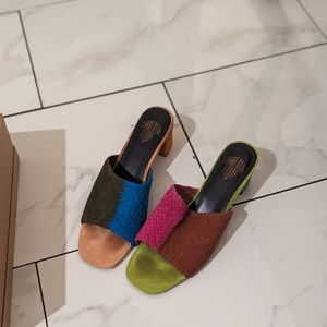 Color block suede open toe heals